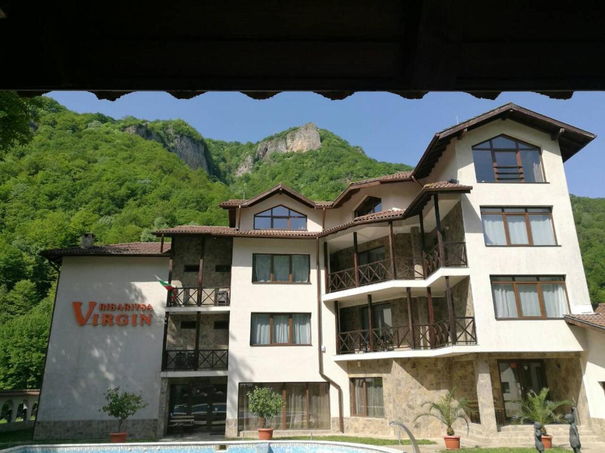 Family Hotel Virgin リバリツァ エクステリア 写真