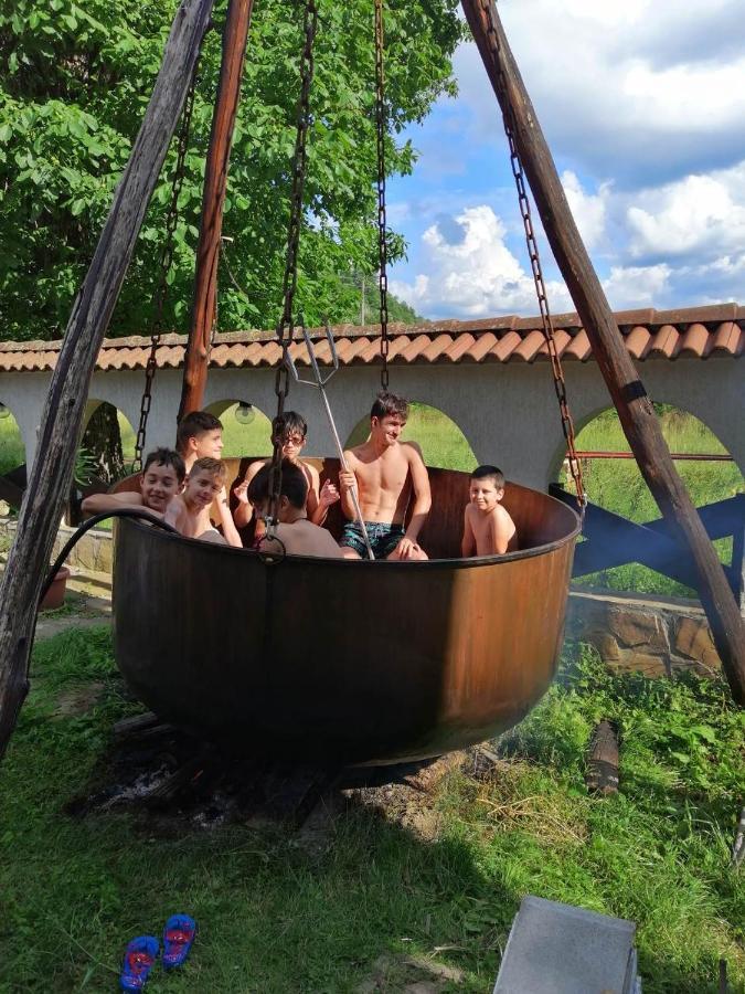 Family Hotel Virgin リバリツァ エクステリア 写真