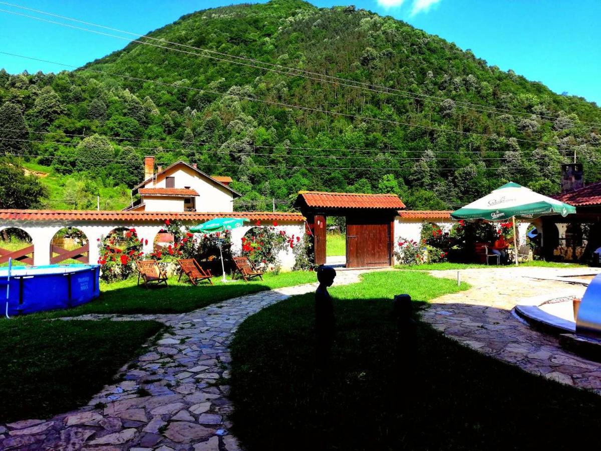 Family Hotel Virgin リバリツァ エクステリア 写真